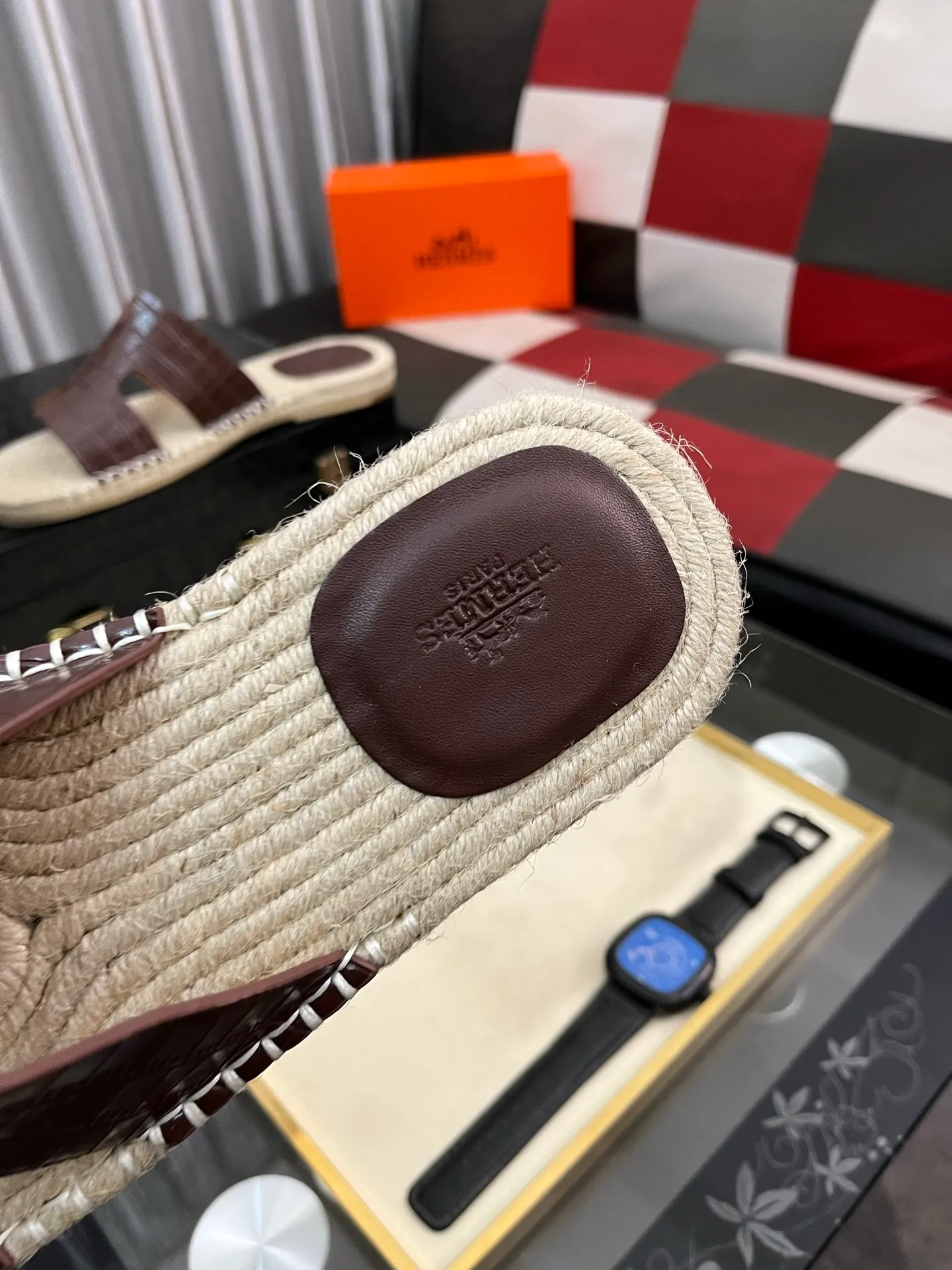 Men's shoes 💰340⌚️⌚️《HERMES》Hermes 💁♂️Men's casual slippers, compare the quality at the counter🧚🏿♂️ The upper layer has a stone pattern with clear texture, showing high-end, high-end, comfortable to wear and versatile. Purely hand-pulled, raw rubber breathable outsole, breathable and comfortable lambskin lining, 100% comfortable density, original rubber outsole wear-resistant code number 38-44. Can be customized 45-46-47